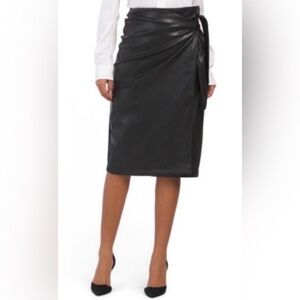 🌸. #4074-24. Chic Black Pencil Skirt for Women